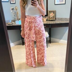 Sincerely Jules pull on wide leg floral pant size medium